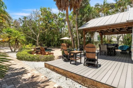 Shady Mango 2 Bedroom Home by RedAwning