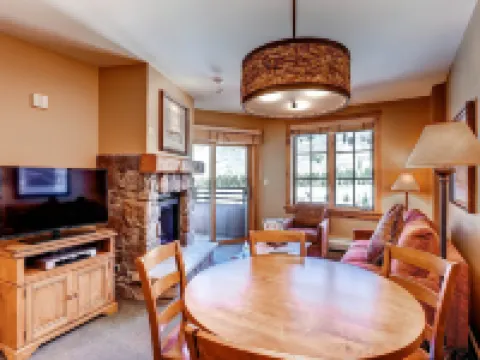 Dakota Lodge 8513 Hotels in Dillon