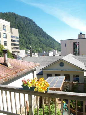 อะแลสกาส์ แคปปิทอล อินน์ เบดแอนด์เบรคฟาสต์ โรงแรมใน