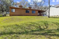Lincoln Lodge 2 Bedroom Cabin by Yosemite Region Resorts