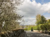 Blackbrae Cabin Hotels in Caldercruix