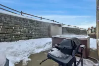 Echo Landing #42 by Bear Country Hotels in Sun Peaks