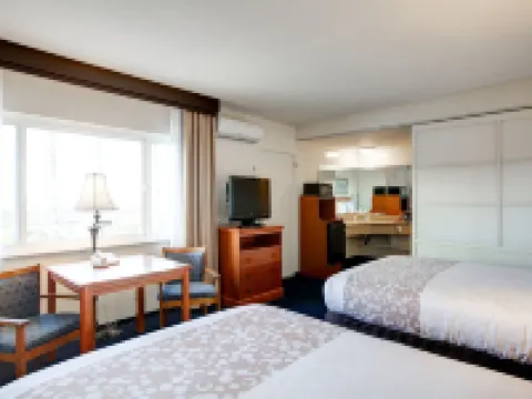 Newport Channel Inn Hotels in Newport Beach