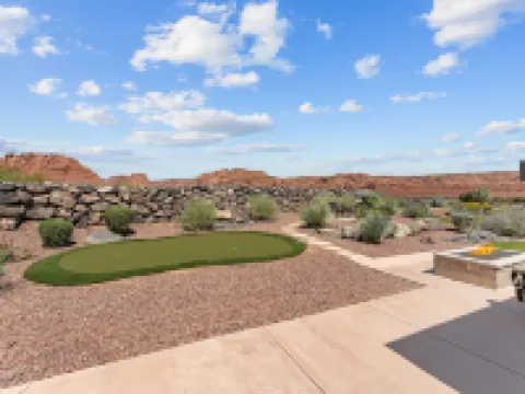 紅色遮陽篷的雪峽谷度假勝地#13 艾文斯酒店