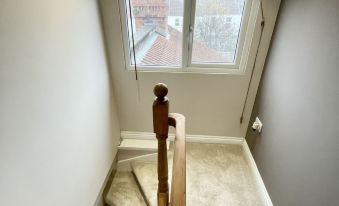 Modern Maisonette in Vibrant Bristol, Free Parking