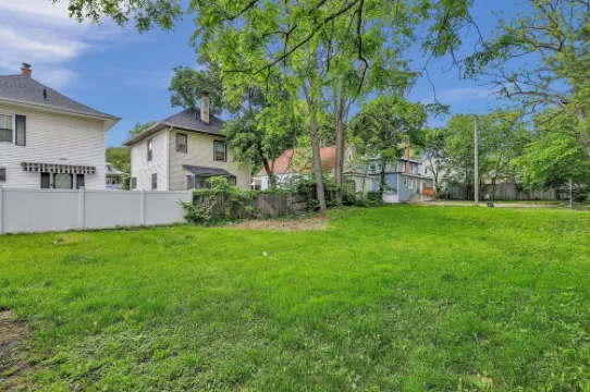 Charming 1 Bedroom House in Lansing, MI