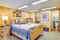 2 Mi to Main Street: Mtn-view Escape in Lander! - 3-Sterne