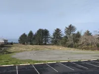 AmeriCoast Inn - parking