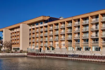 Holiday Inn Kingston-Waterfront