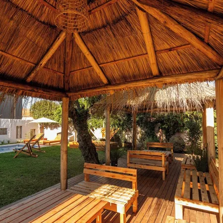 Las Golondrinas Отели рядом с достопримечательностью «Punta Mogotes»