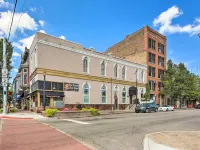 Vintage Apartment in Historic Downtown la Porte! Hotel di La Porte
