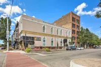 Vintage Apartment in Historic Downtown la Porte!