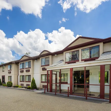 FairBridge Inn Express Nyack Отели в г. Найек