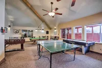 Slopeside Condo with Hot Tub and Game Room Access! - balcony