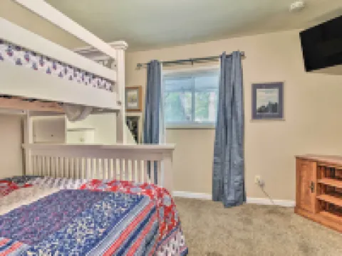 Pet-Friendly Taylor Home w/ Backyard Oasis! Hotels in Taylor