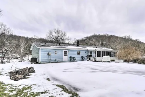 Rustic Family Home + Acreage ~ 20 Mi Hocking Hills - 3 estrellas