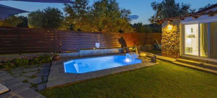 Salonikiou Beach Apartments & Villas Hotels in Sithonia