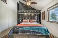 Cozy Cloudcroft Townhome ~ 1 Mi to Burro Ave! - Homestays