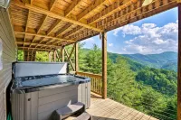 Private Blue Ridge Home w/ Mountain Views, Hot Tub - parking