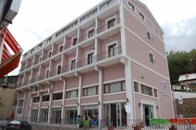 The Yücedağ Hotel Hotel a 