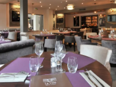 Hôtel Mercure Paris Saint-Cloud Hippodrome Hotels in Saint-Cloud