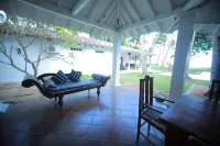 Olanda Private Beach Villa Hotels in Talpe