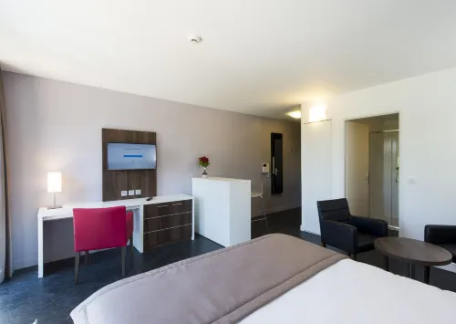 Adonis Dijon Maison Internationale - Scenic
