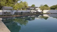 Cradle Boutique Hotel - Rooftop Pools