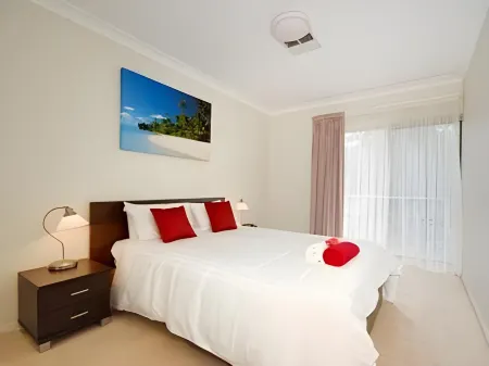 Beaches Serviced Apartments Отели рядом с достопримечательностью «Dutchmans Beach Reserve»