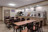 Baymont by Wyndham Belleville Airport Area Hotels in Van Buren Charter Township