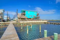 Waterfront w Bay Views, Shared Pool & Boat Dock Marlin Madness by AvantStay