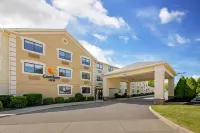 Comfort Inn River's Edge Hotels in Huron