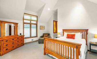 Pacific Street Townhome 514B by AvantStay Cute Townhouse in the Heart of Telluride