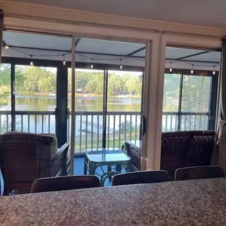 On Locke - Family lake house with pvt beach, dock