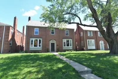 The Avenue Hot Tub  Patio  King Bed  Pet Friendly  Fast WiFi Gem of Grandview