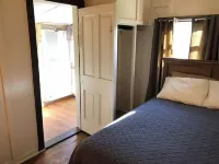 Horns Cabins - Allegheny Cabin by the roadside