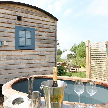 Shepherd's Hut- Hot Tub- Wellness Spa- Wood Burner