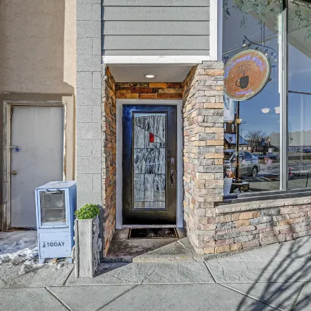 Stellar Craig Apartment - Walk to Restaurants!