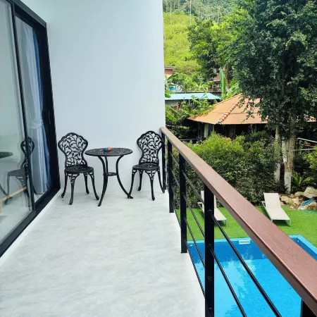 Hillside Haven Luxury Room