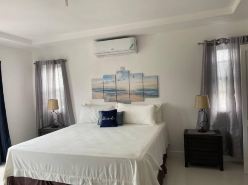 Modern Luxury 1BR Condo in Kingston