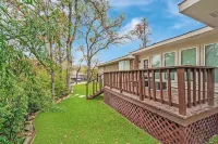Serene Deck 10 Mins Garland City Square Hotels in Garland