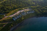 Sunrise Suite on Lake Superior- Pool & Hot Tub