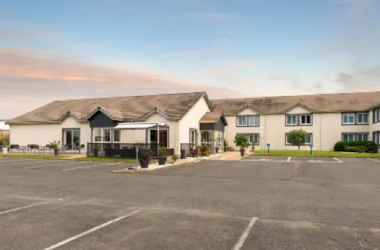 The Originals City Hôtel la Terrasse Tours Nord Hotels near Tours Val de Loire Airport