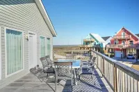 Cozy and Clean steps from the beach. Gulf views <3