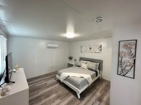 WELCOME TO MI LITTLE CASITA with WiFi, AC in private place in Seffner