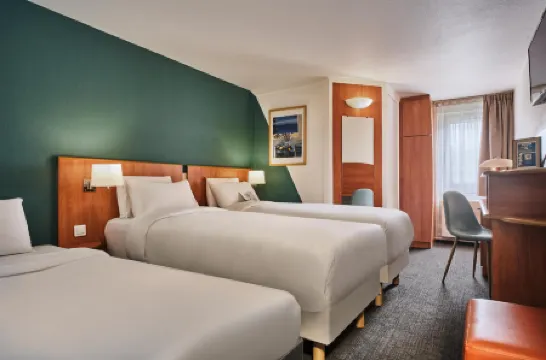 雷祖裏鎮基里亞德酒店