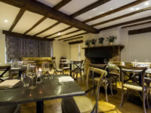 The Maple Manor Hotel Ξενοδοχεία στην πόλη Κρόουλι