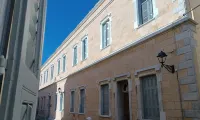 6 Roosevelt Str Hotels near Syros Island Airport