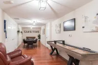 Luxurious Hilltop Retreat with Game Room - Stunning Countryside Views