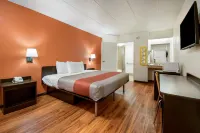 Motel 6 Grove City, Oh - 2-Star